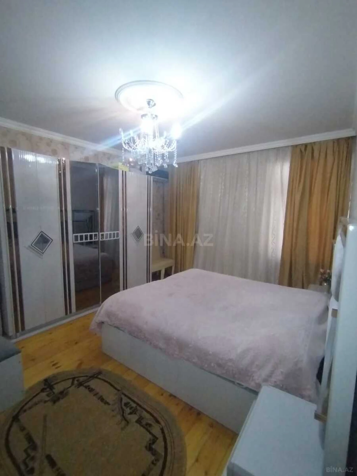 Satılır 5 otaqlı həyət evi 200 m²