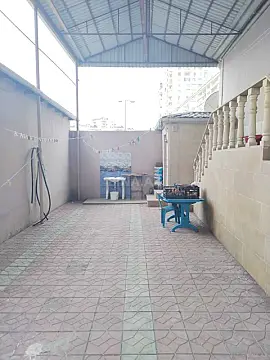 Satılır 5 otaqlı həyət evi 200 m²