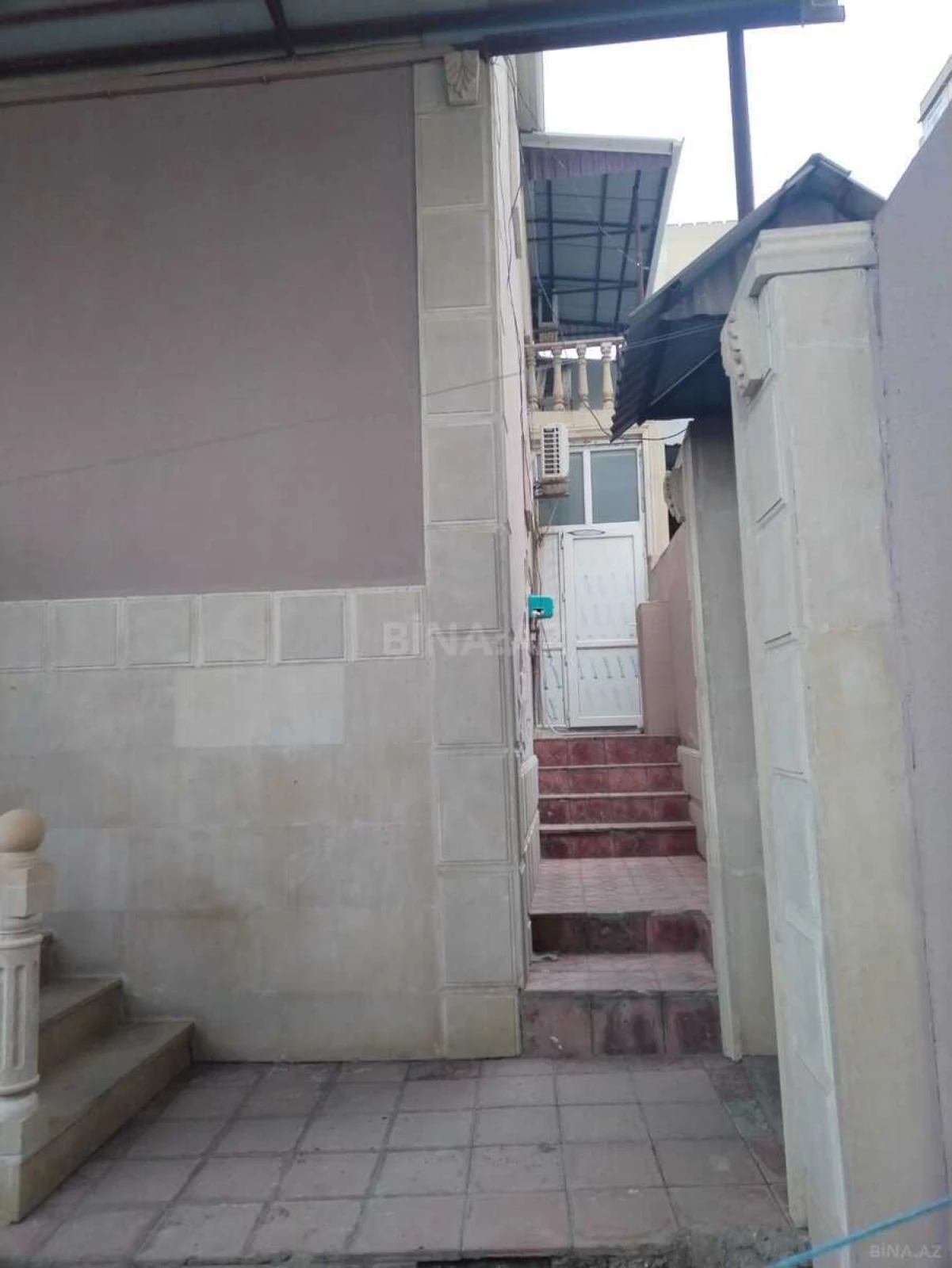 Satılır 5 otaqlı həyət evi 200 m²