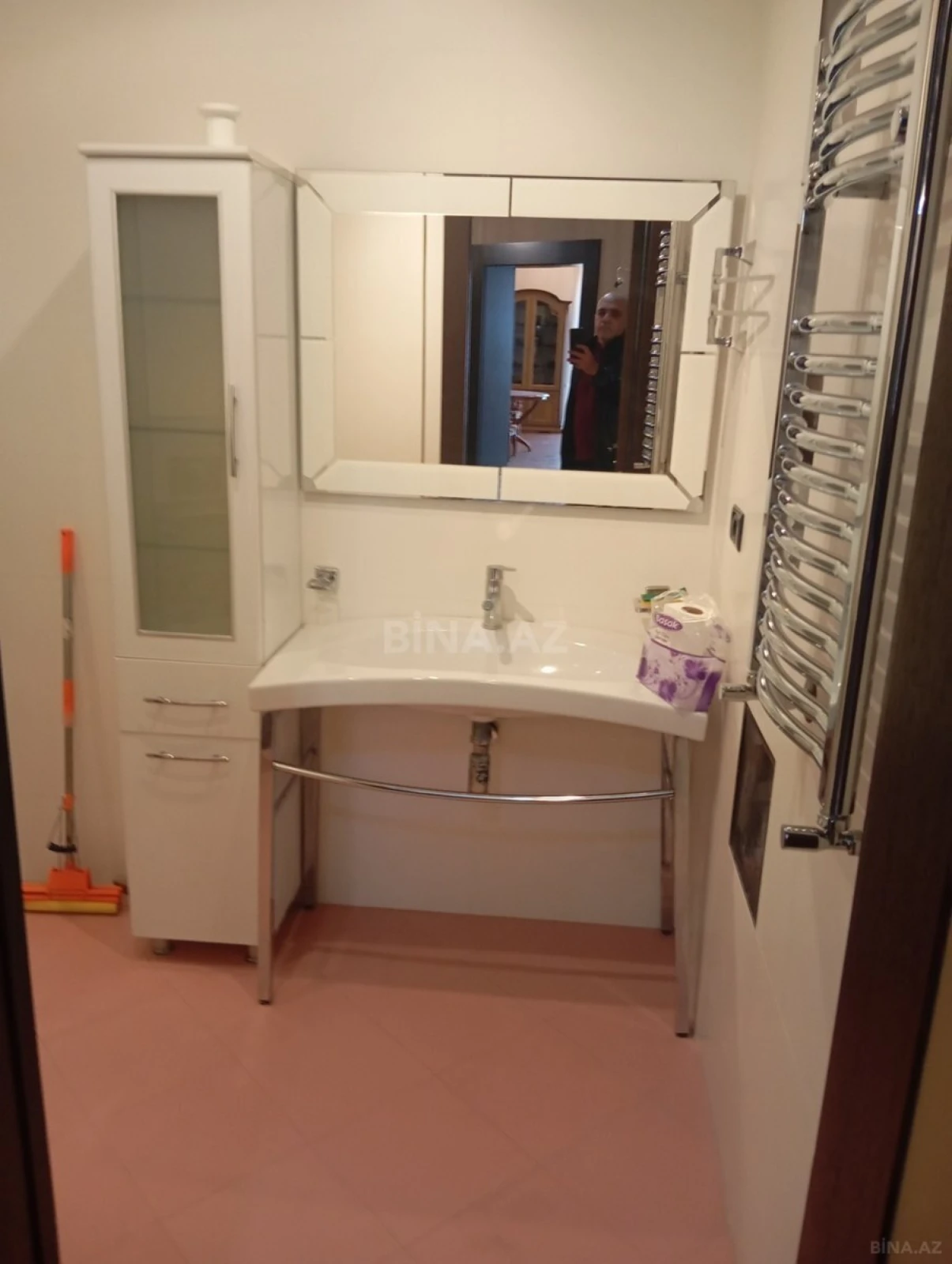 Satılır 4 otaqlı mənzil 200 m²