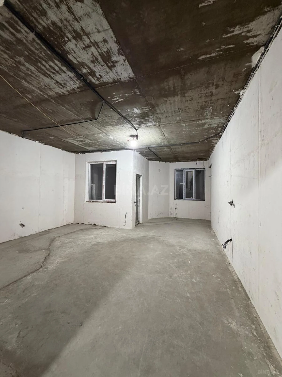 Satılır 3 otaqlı mənzil 123 m²