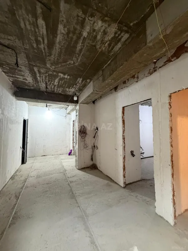 Satılır 3 otaqlı mənzil 123 m²