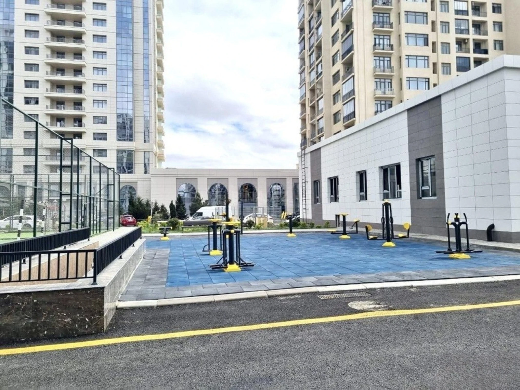 Satılır 2 otaqlı mənzil 79.3 m²