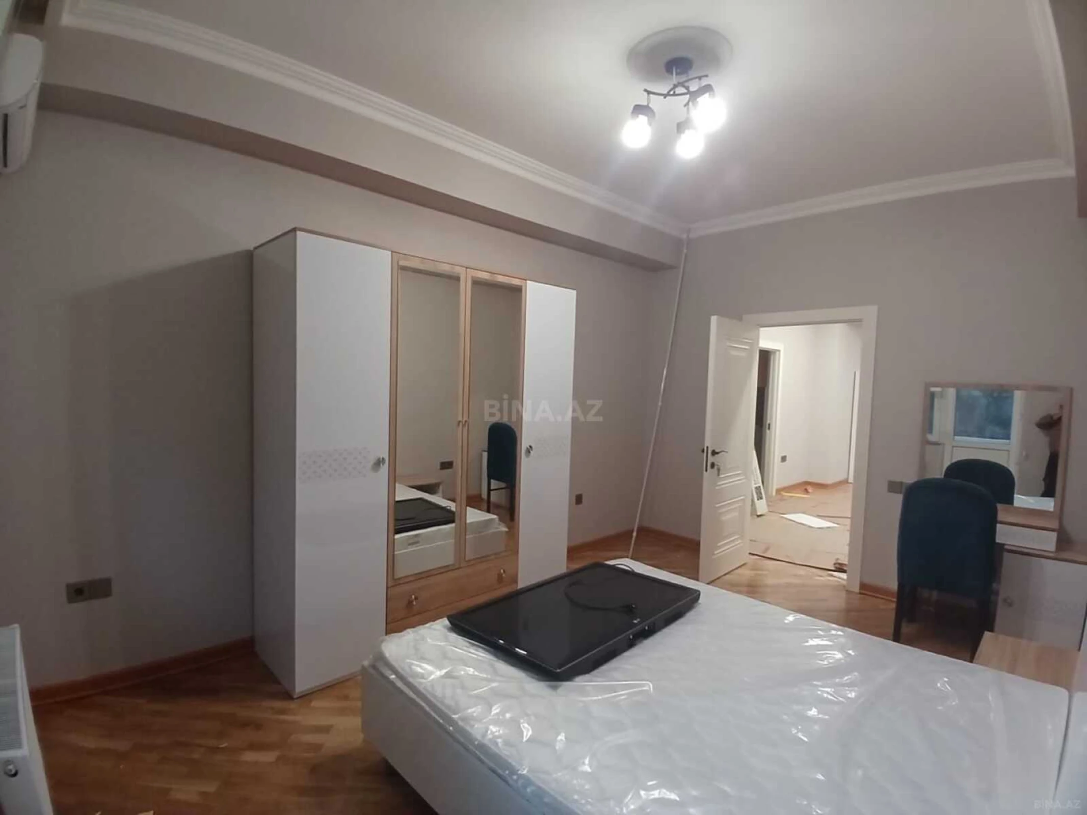 Kirayə verilir 2 otaqlı mənzil 100 m²