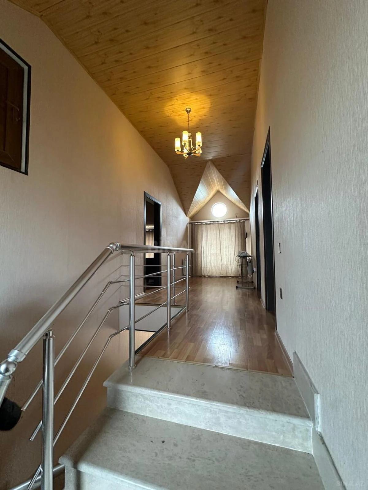 Satılır 4 otaqlı həyət evi 240 m²