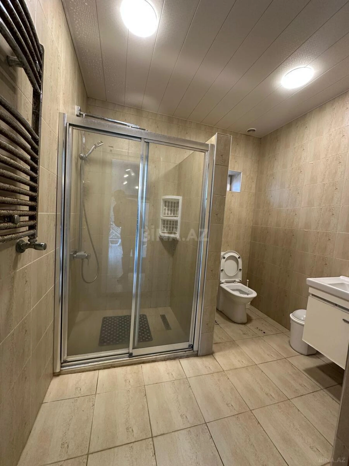 Satılır 4 otaqlı həyət evi 240 m²