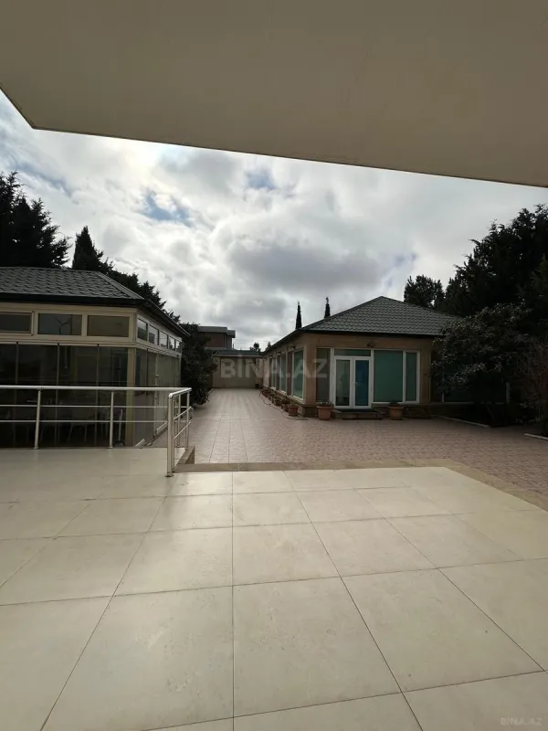 Satılır 4 otaqlı həyət evi 240 m²