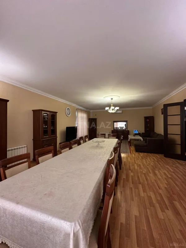 Satılır 4 otaqlı həyət evi 240 m²