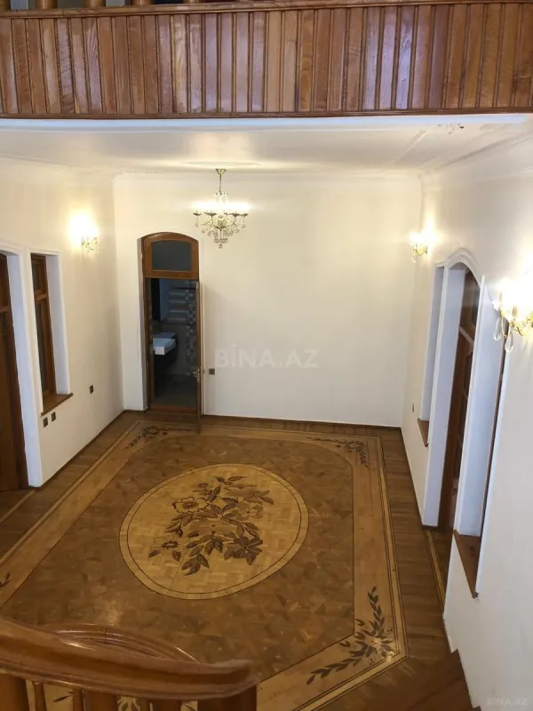 Satılır 6 otaqlı həyət evi 450 m²