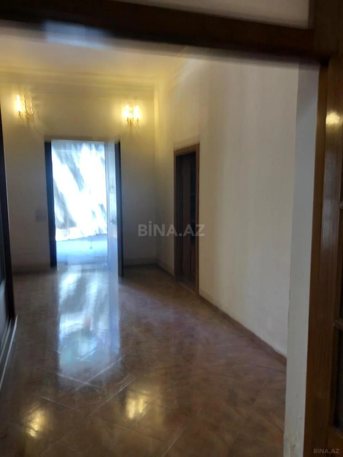 Satılır 6 otaqlı həyət evi 450 m²
