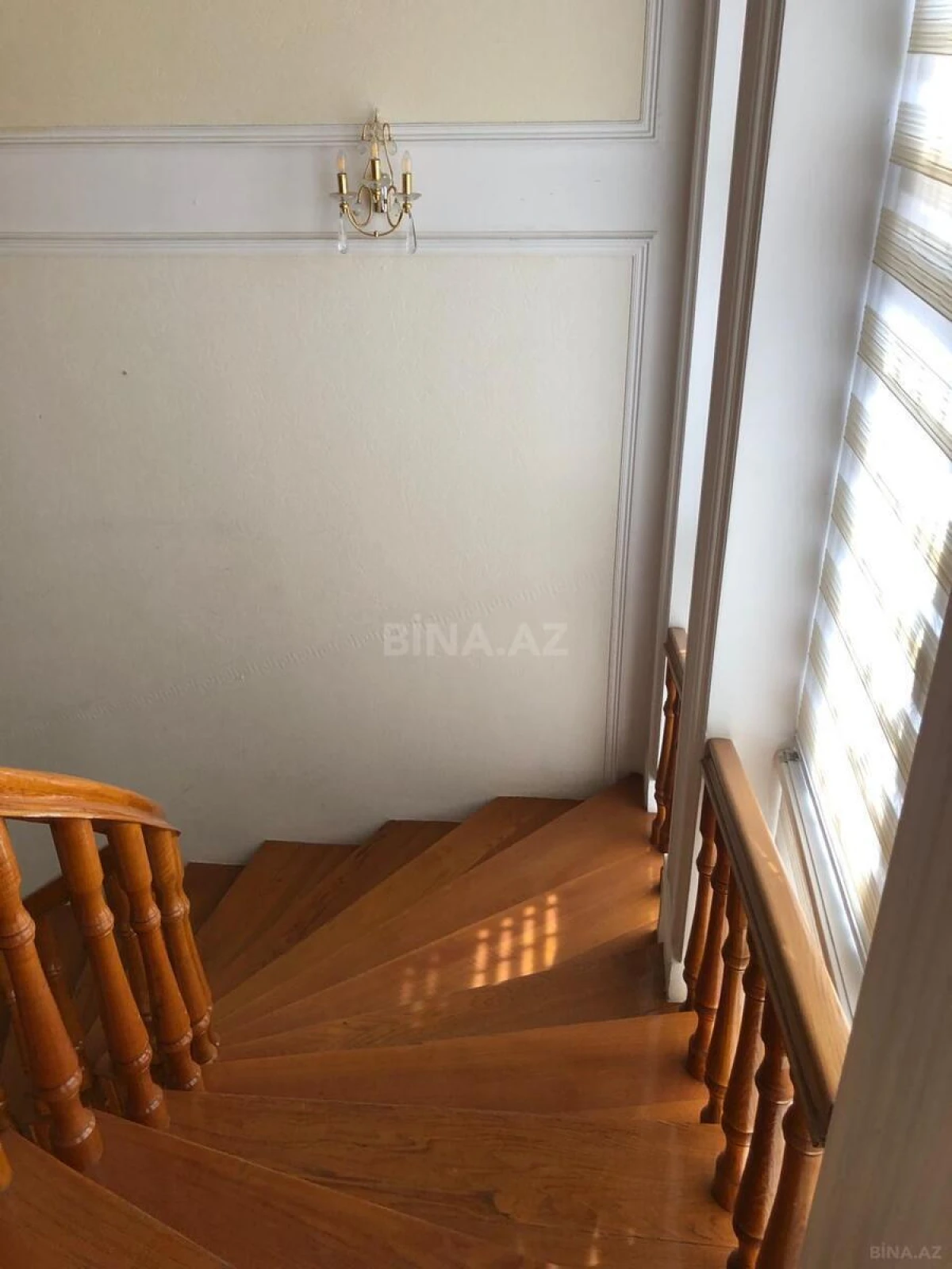 Satılır 6 otaqlı həyət evi 450 m²