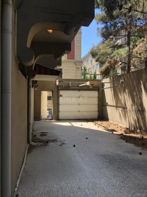 Satılır 6 otaqlı həyət evi 450 m²