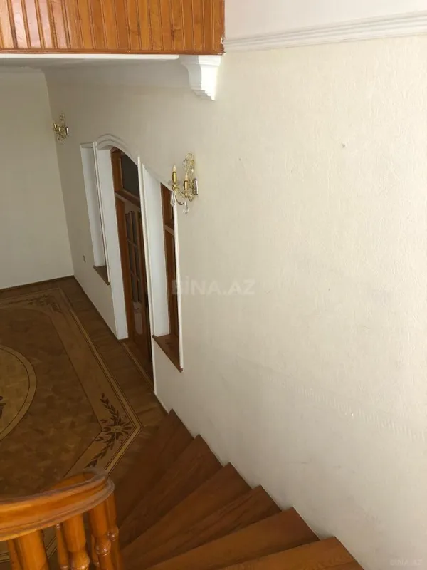 Satılır 6 otaqlı həyət evi 450 m²