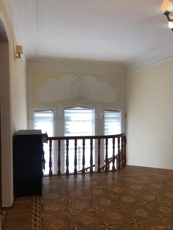 Satılır 6 otaqlı həyət evi 450 m²