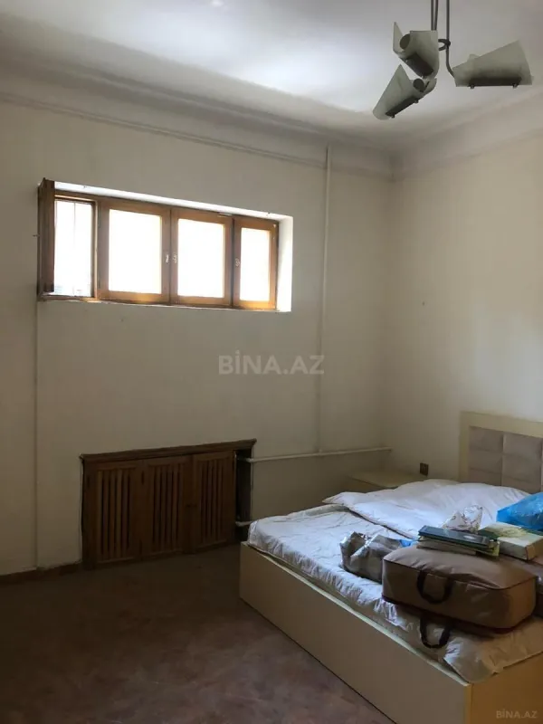 Satılır 6 otaqlı həyət evi 450 m²
