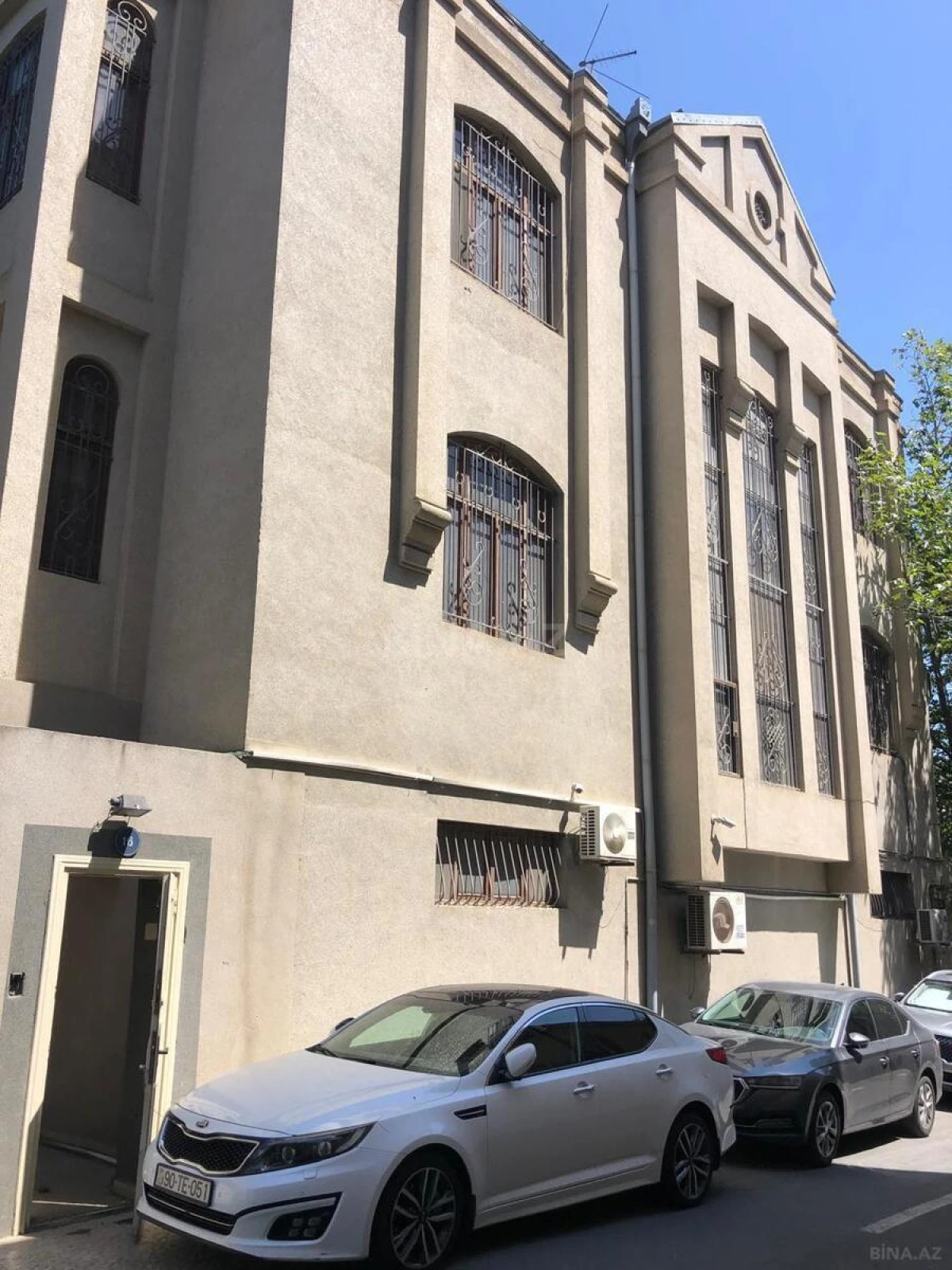 Satılır 6 otaqlı həyət evi 450 m²