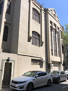 Satılır 6 otaqlı həyət evi 450 m²