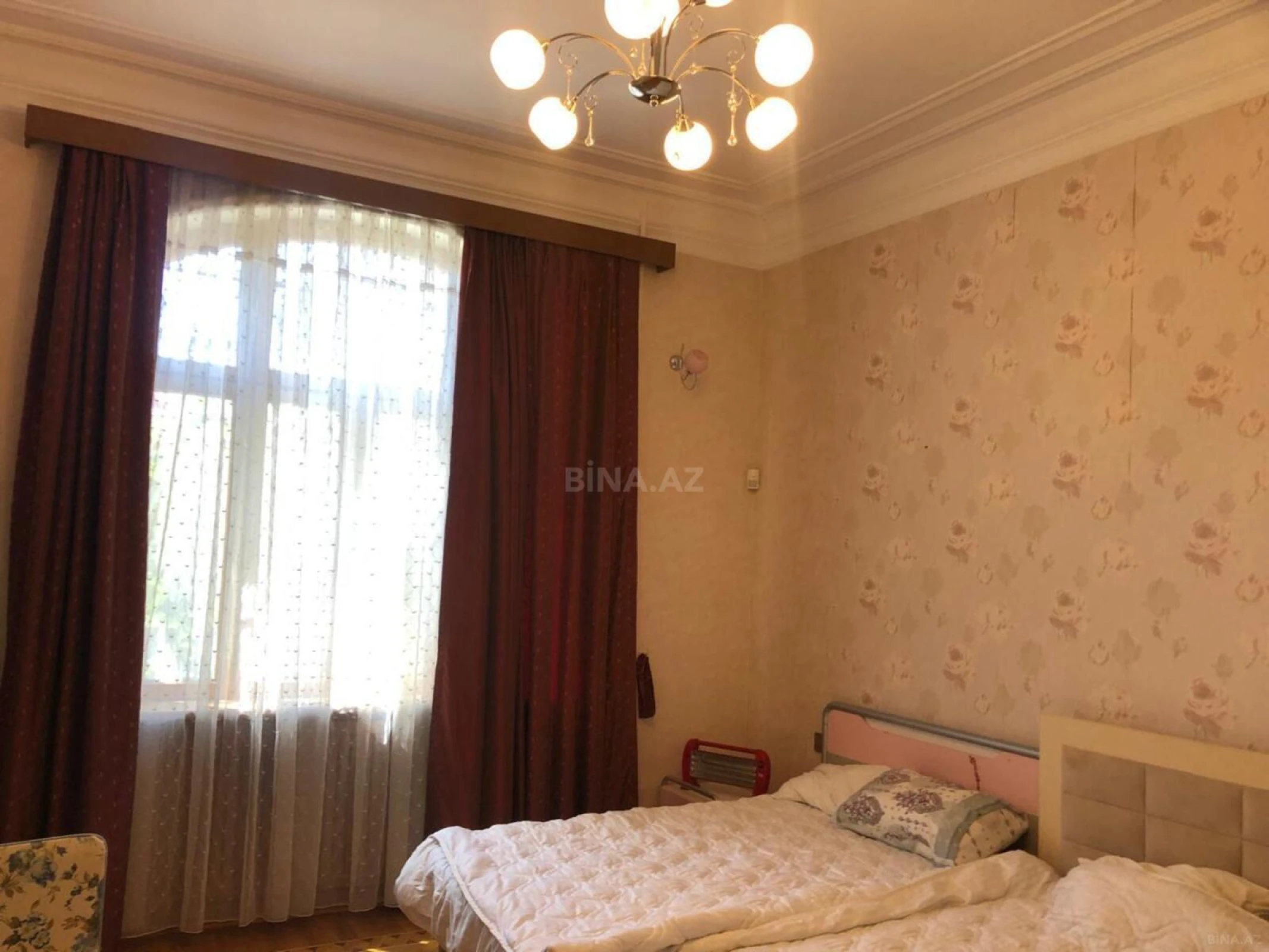 Satılır 6 otaqlı həyət evi 450 m²