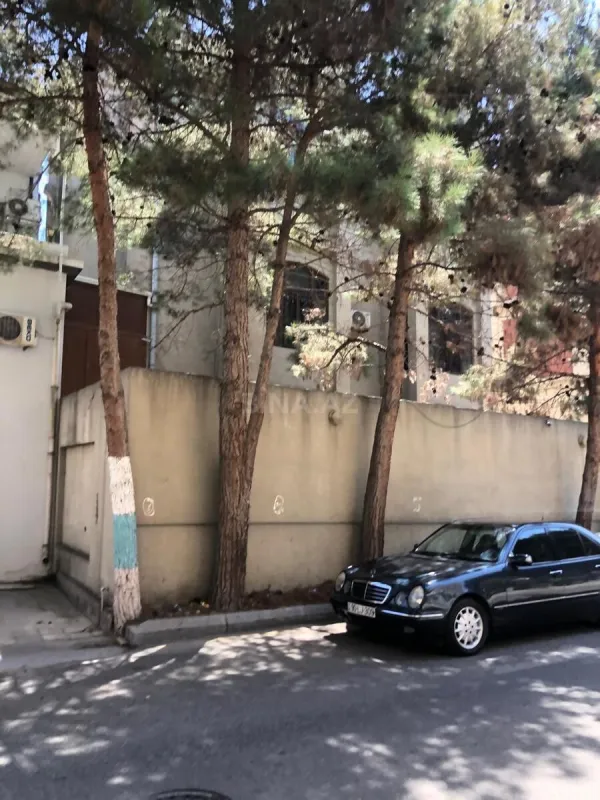 Satılır 6 otaqlı həyət evi 450 m²