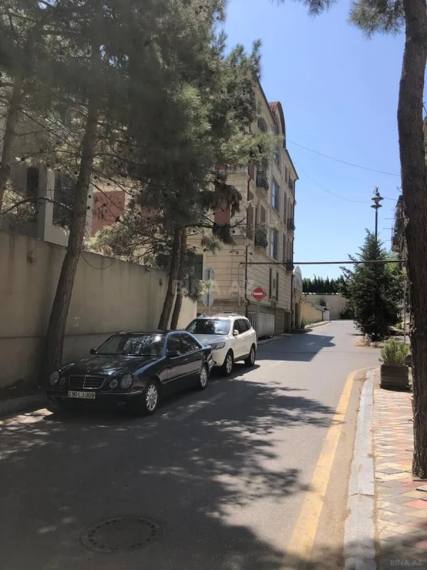 Satılır 6 otaqlı həyət evi 450 m²