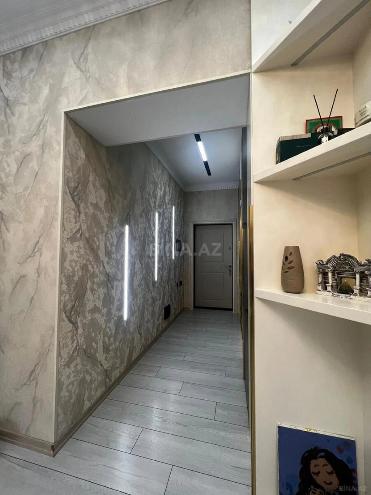 Satılır 3 otaqlı mənzil 146 m²