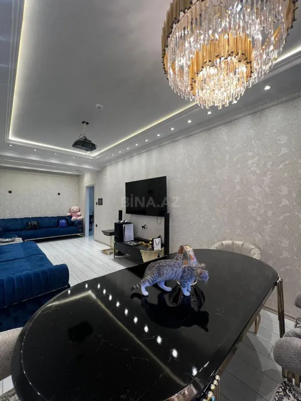 Satılır 3 otaqlı mənzil 146 m²