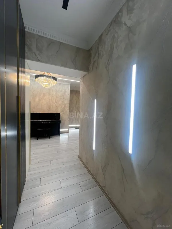 Satılır 3 otaqlı mənzil 146 m²