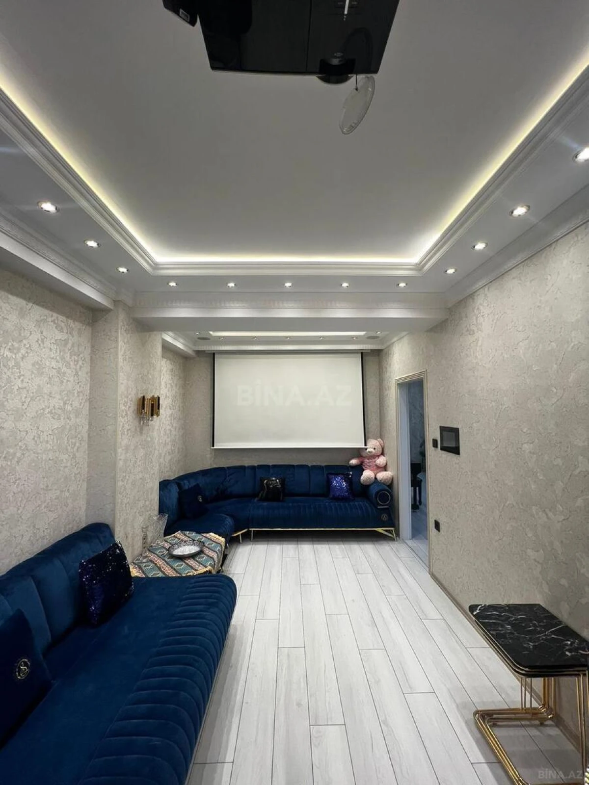 Satılır 3 otaqlı mənzil 146 m²