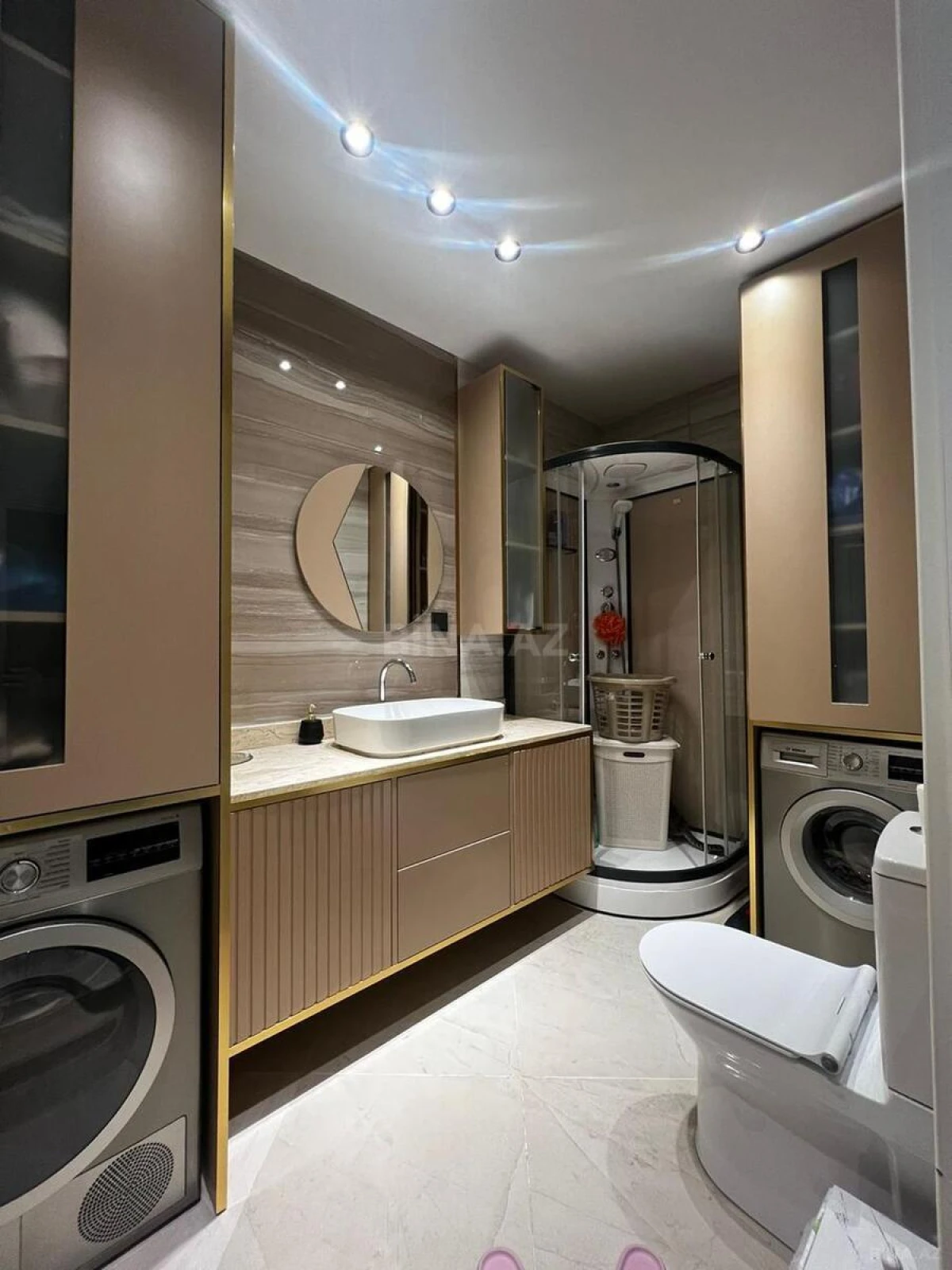 Satılır 3 otaqlı mənzil 146 m²