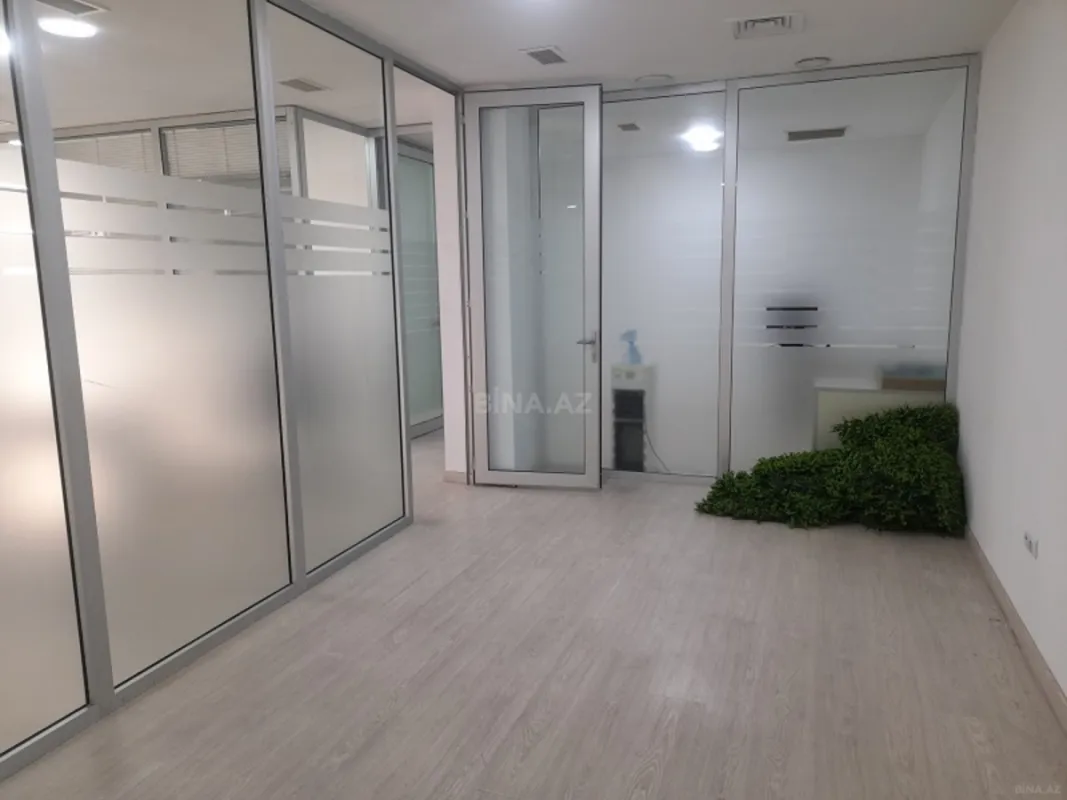 Kirayə verilir 4 otaqlı ofis 120 m²