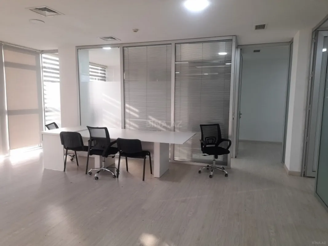 Kirayə verilir 4 otaqlı ofis 120 m²