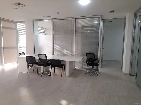 Kirayə verilir 4 otaqlı ofis 120 m²