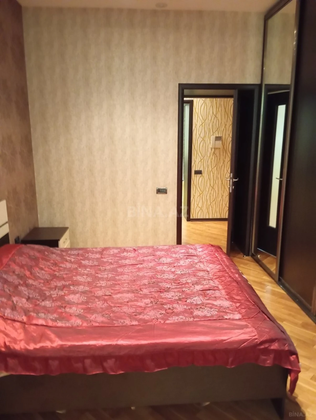 Satılır 2 otaqlı mənzil 70 m²