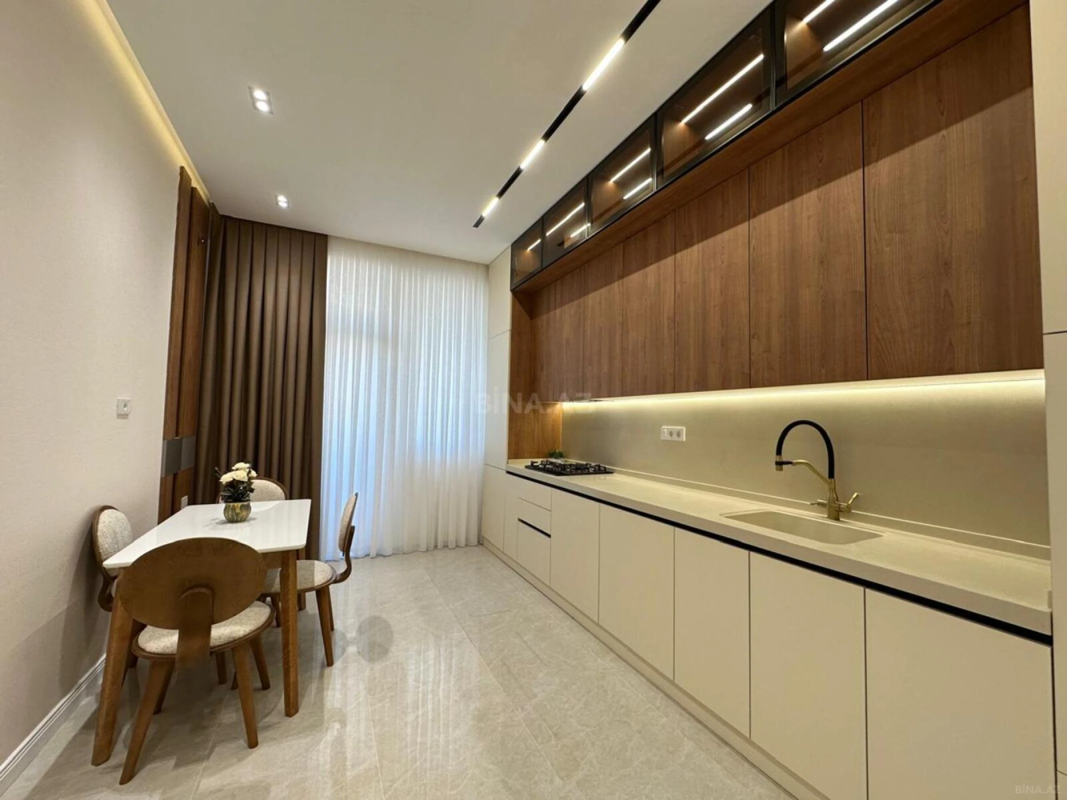 Satılır 2 otaqlı mənzil 90 m²