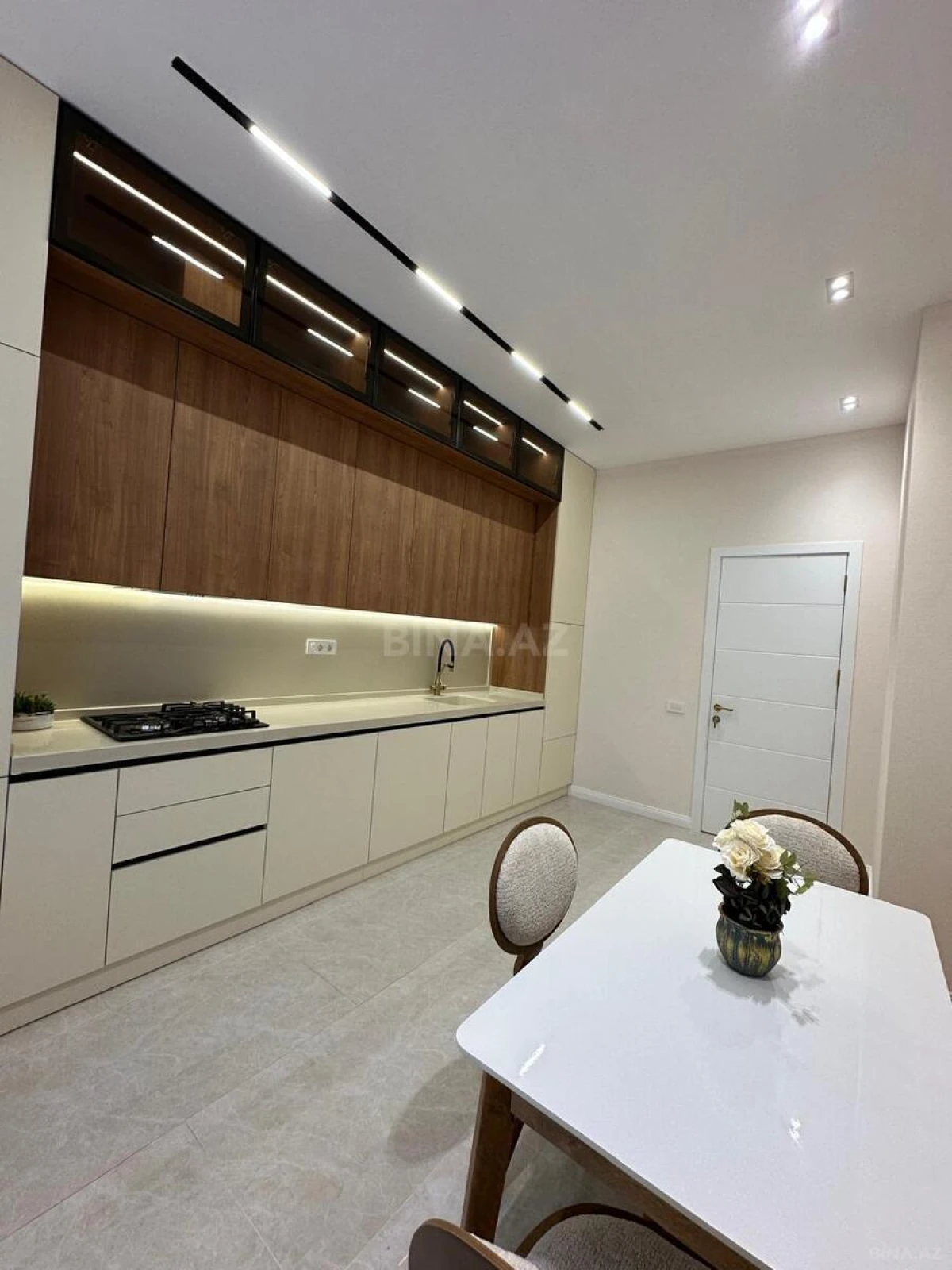 Satılır 2 otaqlı mənzil 90 m²