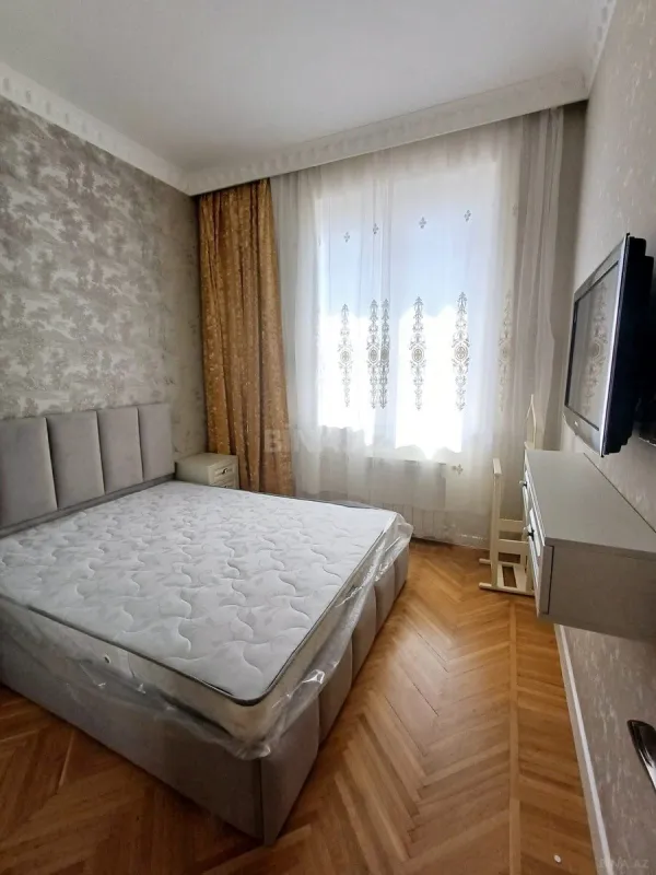 Kirayə verilir 3 otaqlı mənzil 120 m²