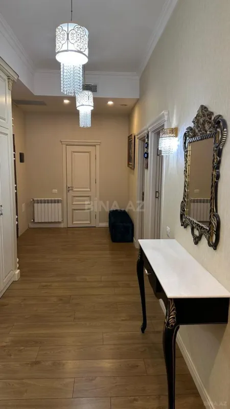 Kirayə verilir 3 otaqlı mənzil 106 m²