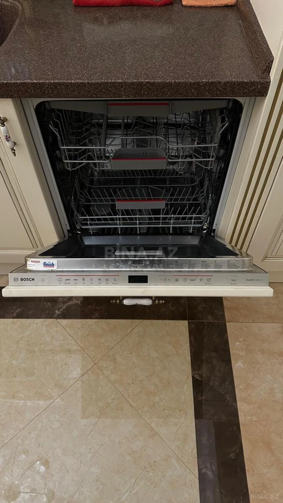 Kirayə verilir 3 otaqlı mənzil 106 m²