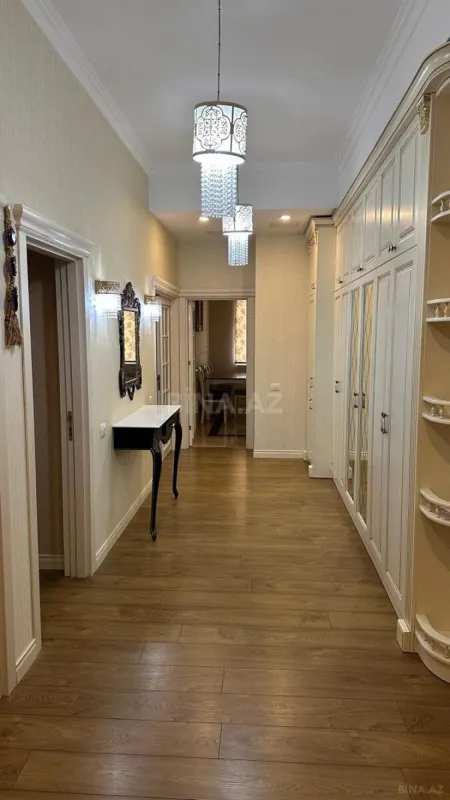 Kirayə verilir 3 otaqlı mənzil 106 m²