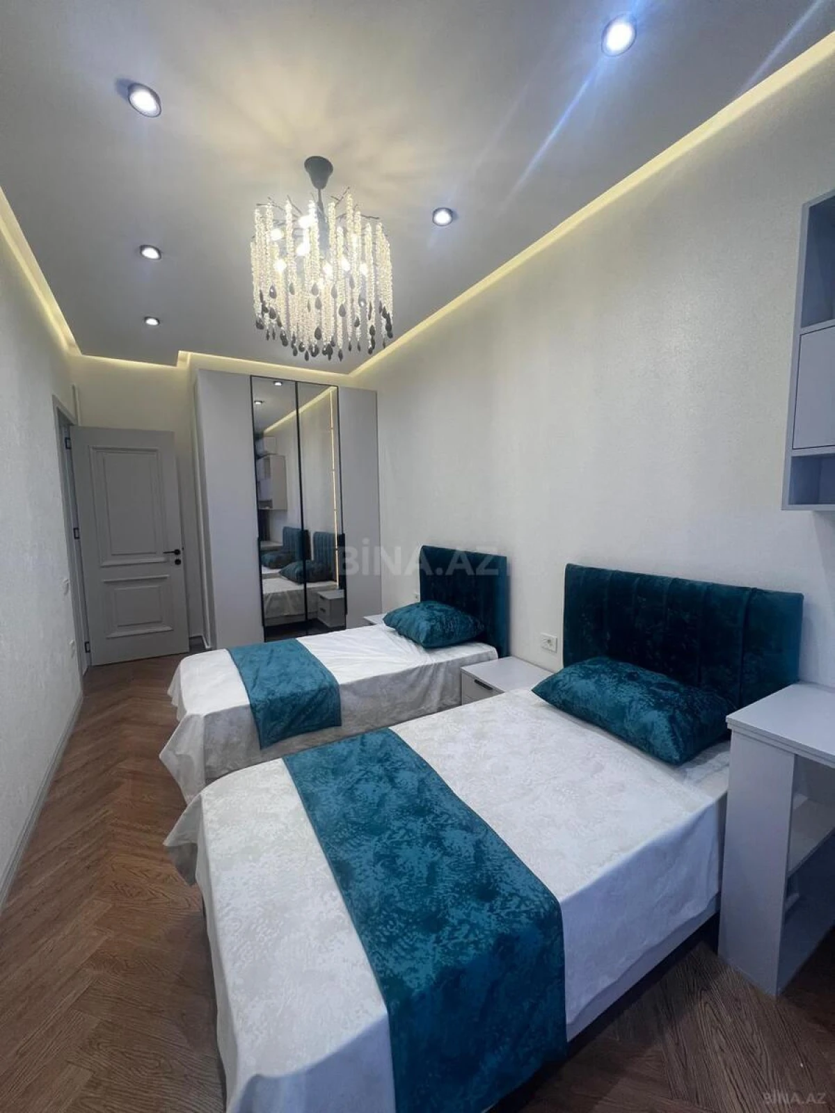 Satılır 3 otaqlı mənzil 108 m²