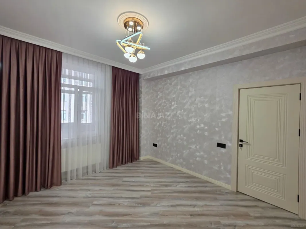 Satılır 3 otaqlı mənzil 98 m²