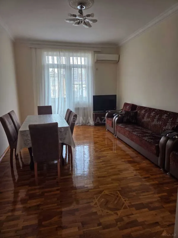 Kirayə verilir 2 otaqlı mənzil 70 m²