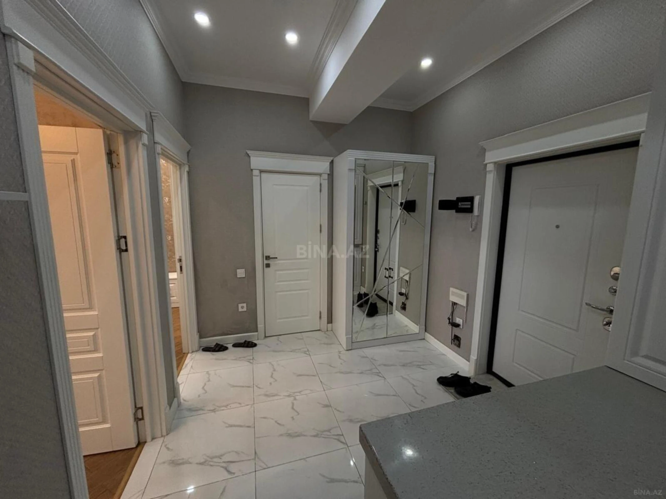 Kirayə verilir 2 otaqlı mənzil 60 m²