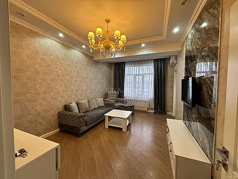 Kirayə verilir 2 otaqlı mənzil 60 m²