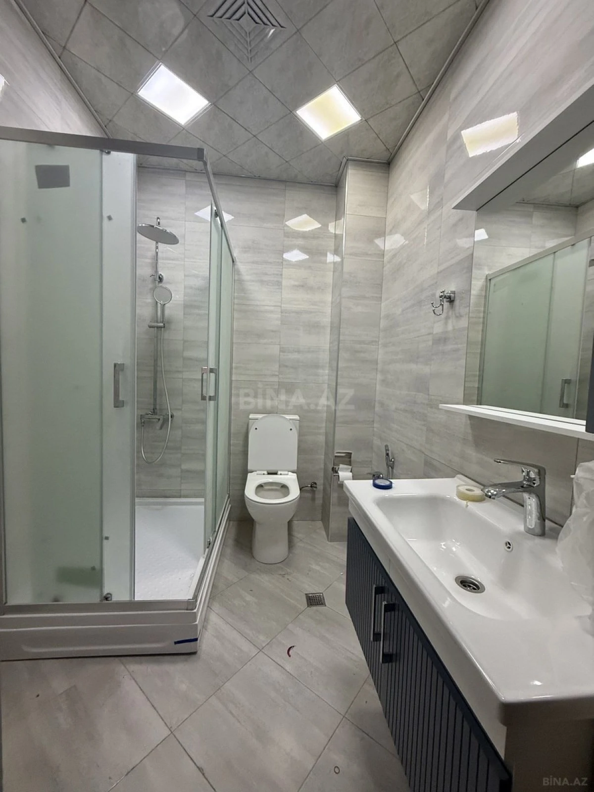 Kirayə verilir 2 otaqlı mənzil 80 m²
