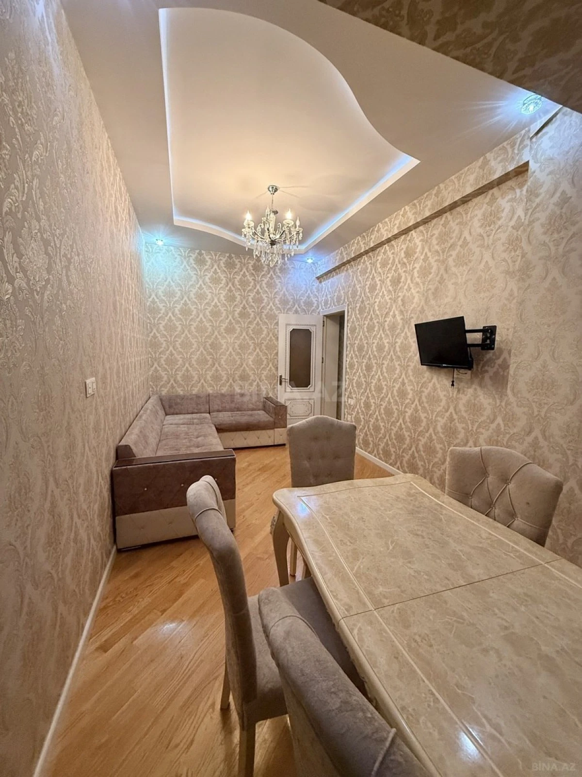 Kirayə verilir 2 otaqlı mənzil 80 m²
