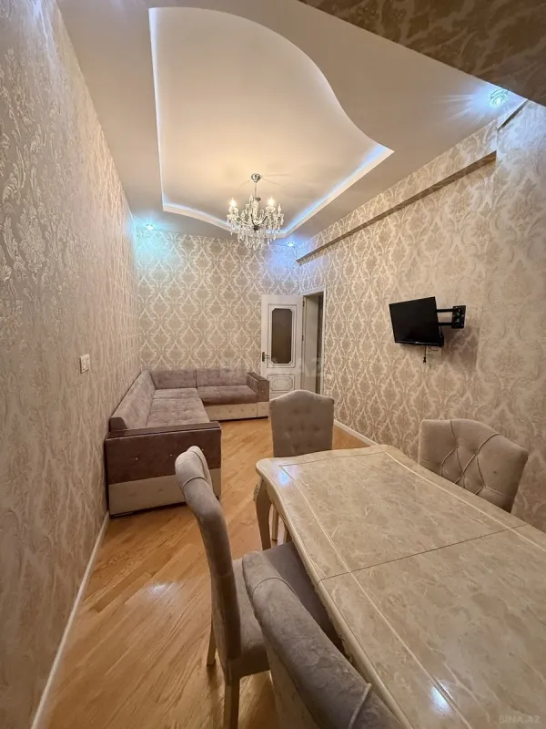 Kirayə verilir 2 otaqlı mənzil 80 m²