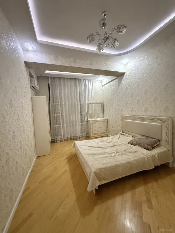 Kirayə verilir 2 otaqlı mənzil 80 m²