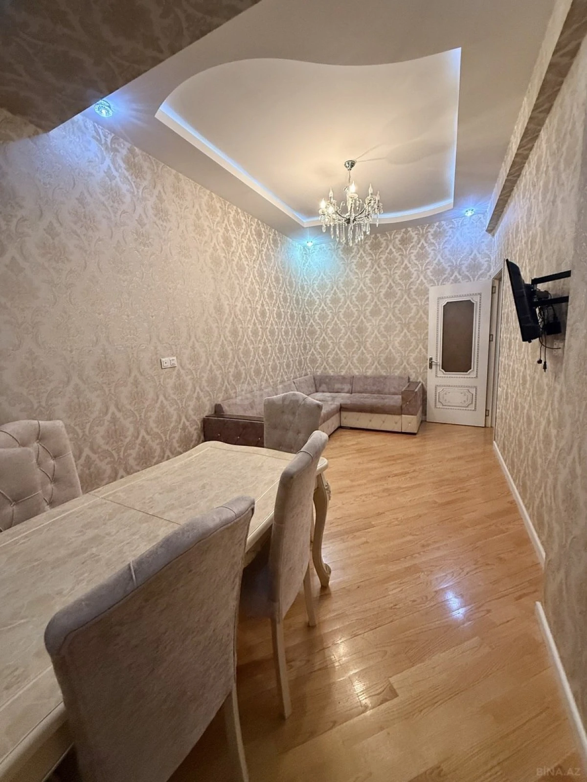 Kirayə verilir 2 otaqlı mənzil 80 m²