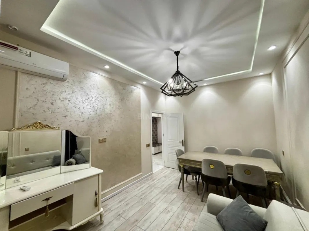 Satılır 2 otaqlı mənzil 60.7 m²